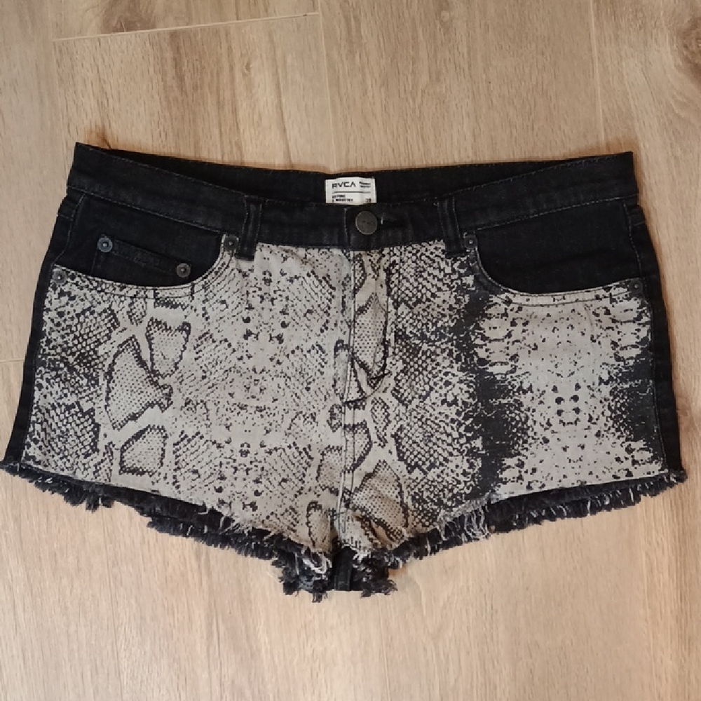 3/$15 RVCA Black and Grey Snake Print Jean Shorts